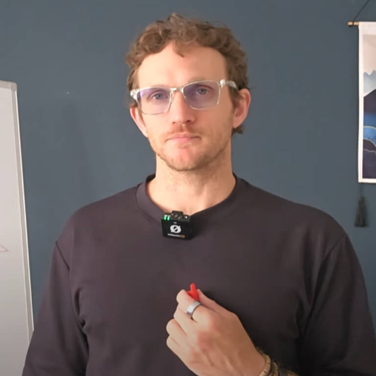 How to Tell Stories to Attract Women: The Bulletproof PAR Method