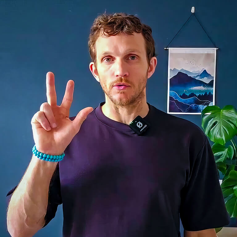 How to Warm Up Before Approaching Women During the Day (So You Don’t Freeze When It Matters)