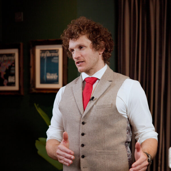 How Elite Men Can Date Without Losing Control or Focus